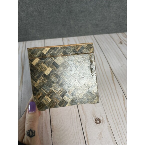 Wood Inlay Folk Art Marquetry Mechanical Bird Cigarette Dispenser W/ Chimes - Picture 7 of 9